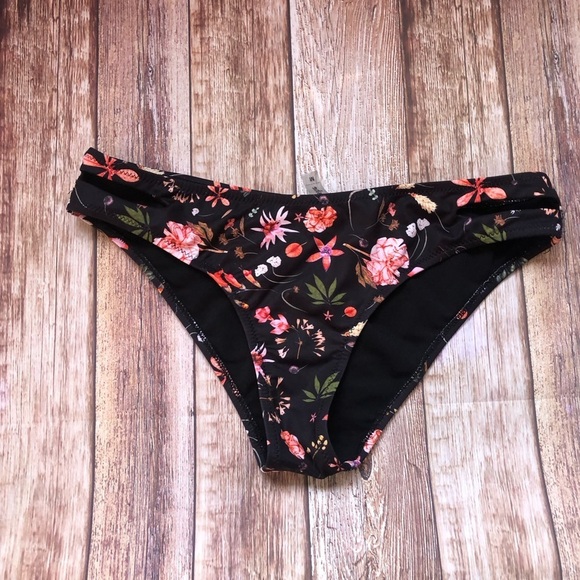 Cupshe Bikini - Picture 1 of 5